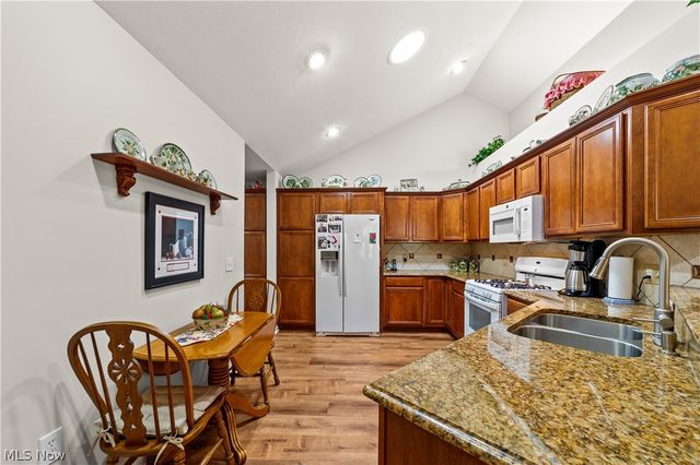 5304 Sundance Way, Brunswick Hills, OH 44212