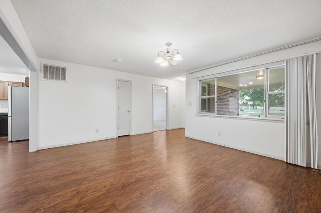 4309 N Gunnison, Wichita, KS 67220