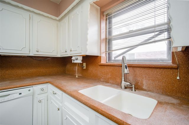 1107 Pear Tree Lane, Houston, TX 77073