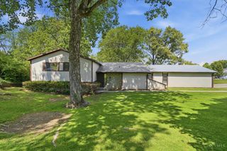 2116 Tullis Drive, Middletown, OH 45042