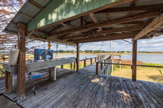 195 Carmel Dr, Sandia, TX 78383