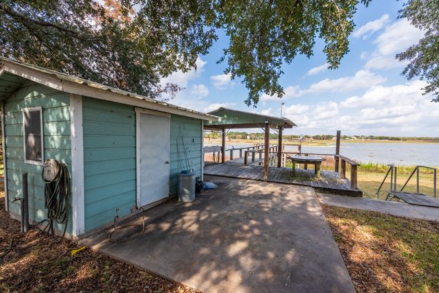 195 Carmel Dr, Sandia, TX 78383