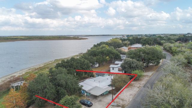 195 Carmel Dr, Sandia, TX 78383