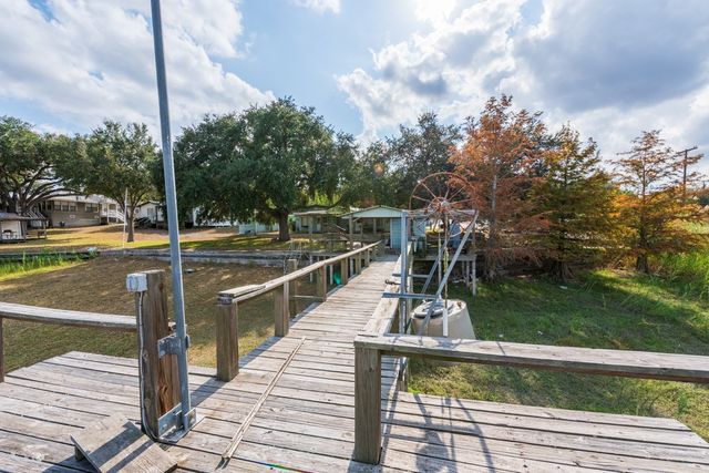 195 Carmel Dr, Sandia, TX 78383