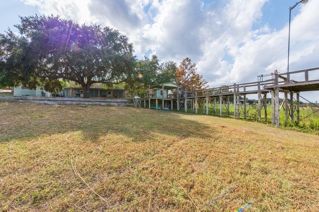 195 Carmel Dr, Sandia, TX 78383