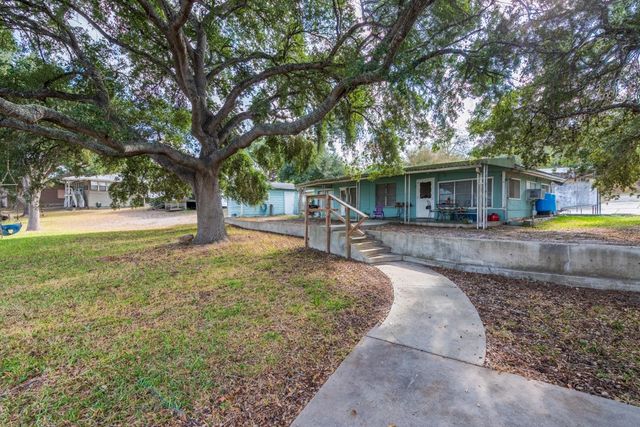 195 Carmel Dr, Sandia, TX 78383