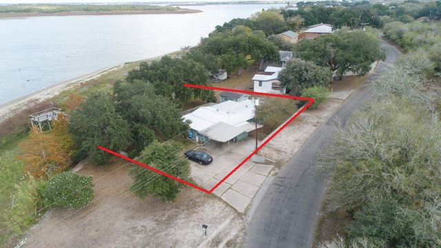 195 Carmel Dr, Sandia, TX 78383