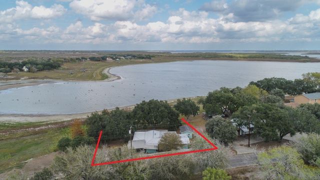 195 Carmel Dr, Sandia, TX 78383