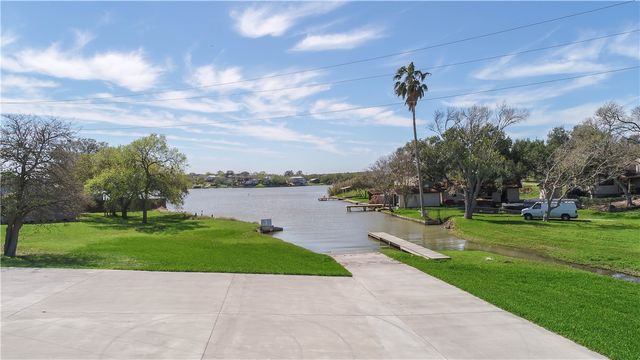 195 Carmel Dr, Sandia, TX 78383