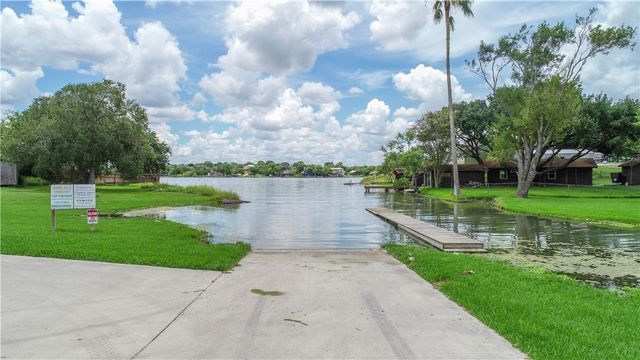 195 Carmel Dr, Sandia, TX 78383