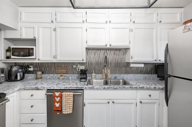 1723 42nd Street S, Fargo, ND 58103