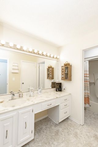 1723 42nd Street S, Fargo, ND 58103