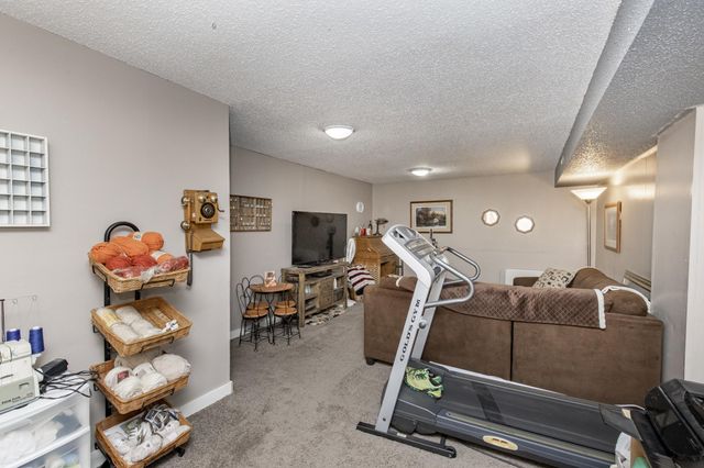 1723 42nd Street S, Fargo, ND 58103