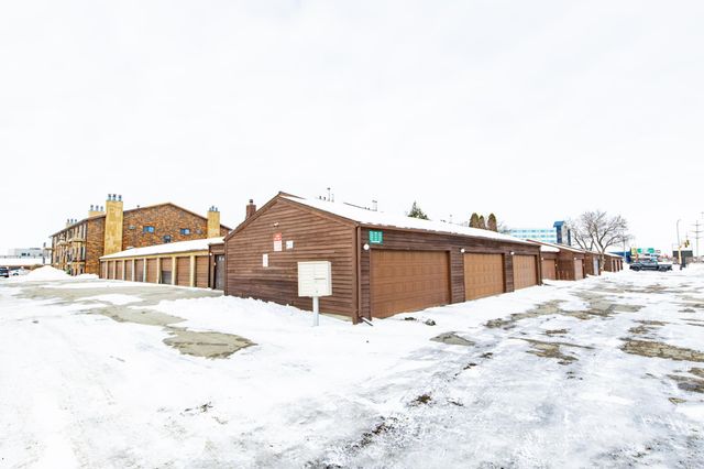 1723 42nd Street S, Fargo, ND 58103