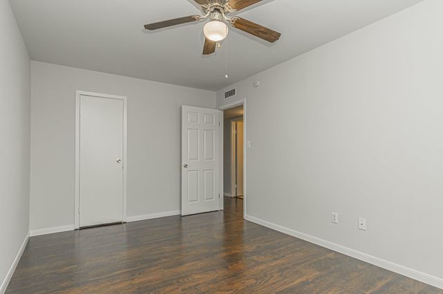 600 19th Street 11, Galveston, TX 77550