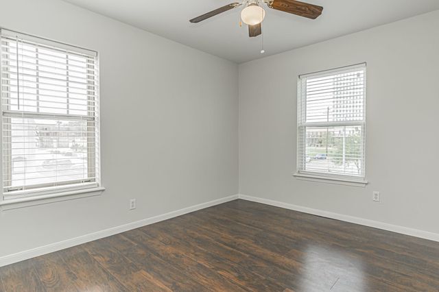 600 19th Street 11, Galveston, TX 77550