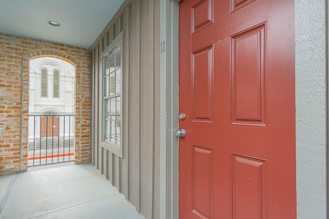 600 19th Street 11, Galveston, TX 77550
