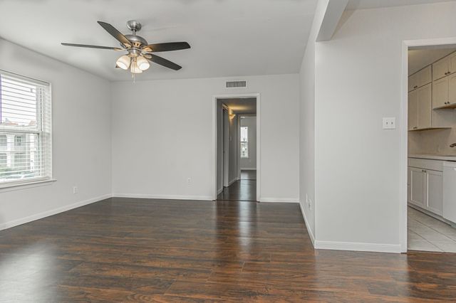 600 19th Street 11, Galveston, TX 77550