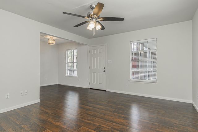 600 19th Street 11, Galveston, TX 77550