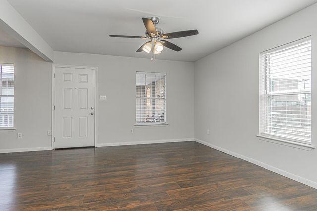600 19th Street 11, Galveston, TX 77550