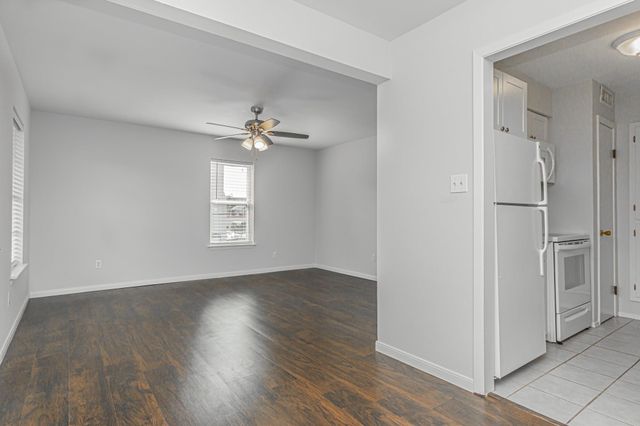 600 19th Street 11, Galveston, TX 77550