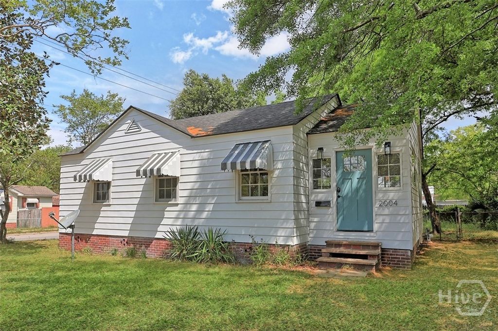 Image 4 of property listing at 2004 Causton Bluff Road, Savannah, GA 31404