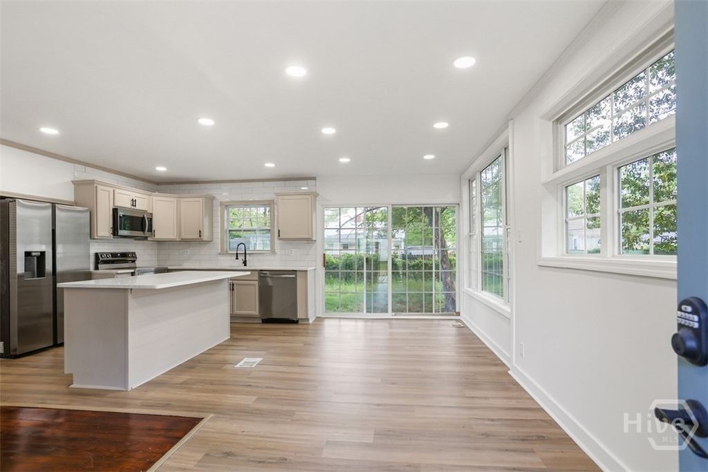 Image 5 of property listing at 2004 Causton Bluff Road, Savannah, GA 31404