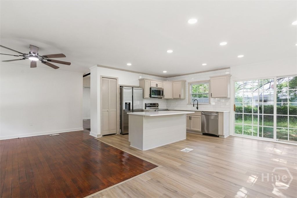 Image 6 of property listing at 2004 Causton Bluff Road, Savannah, GA 31404