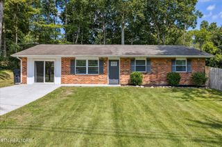 5213 Foxwood Rd, Knoxville, TN 37921