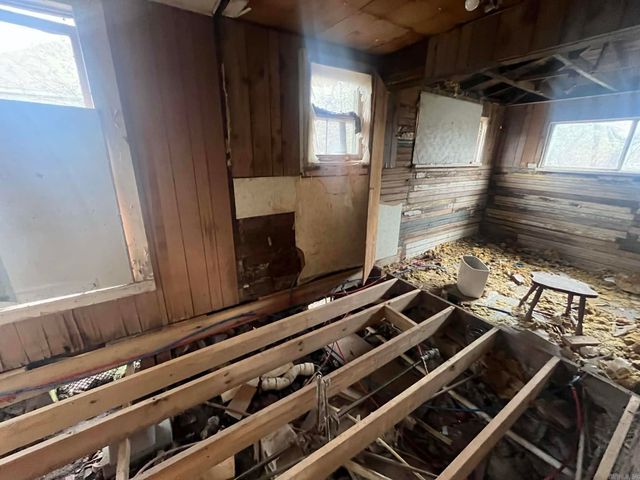 710 Eleventh St., Mena, AR 71953