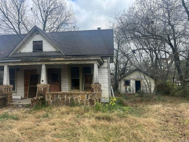 710 Eleventh St., Mena, AR 71953