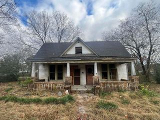 710 Eleventh St., Mena, AR 71953