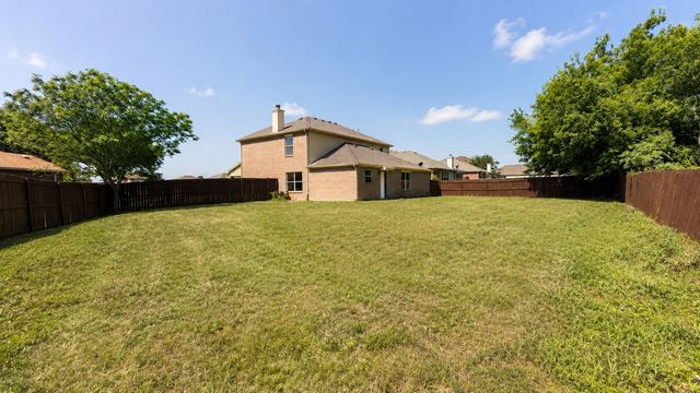 501 Coral Reef Lane, Glenn Heights, TX 75154