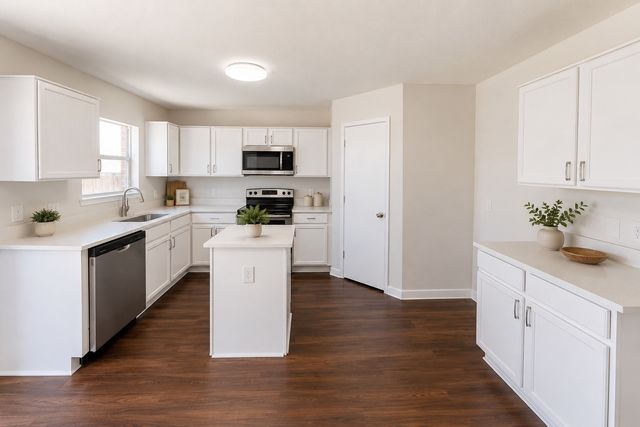 501 Coral Reef Lane, Glenn Heights, TX 75154
