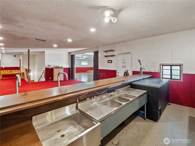 24506 SE 448th St, Enumclaw, WA 98022