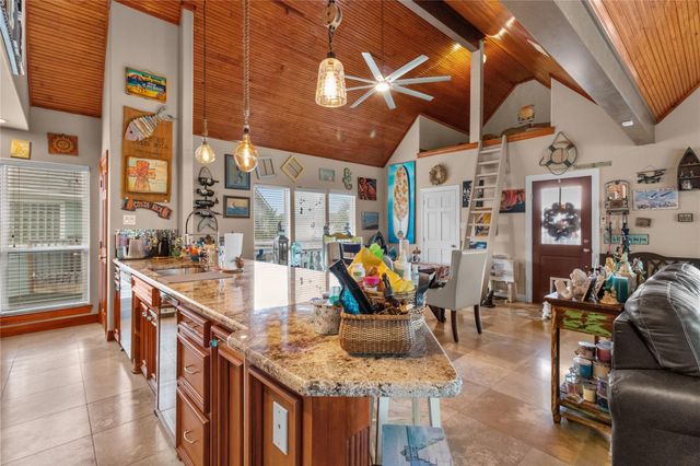 106 Isles End Road, Tiki Island, TX 77554