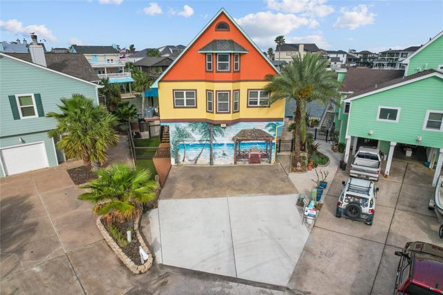 106 Isles End Road, Tiki Island, TX 77554