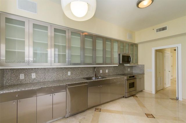 888 Brickell Key Dr PH2802, Miami, FL 33131