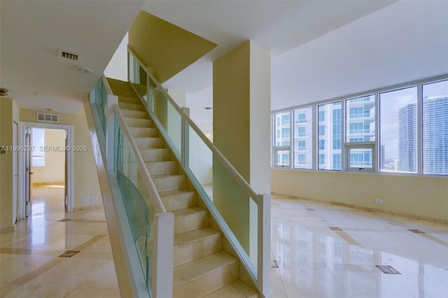888 Brickell Key Dr PH2802, Miami, FL 33131