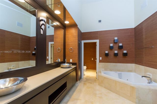 888 Brickell Key Dr PH2802, Miami, FL 33131