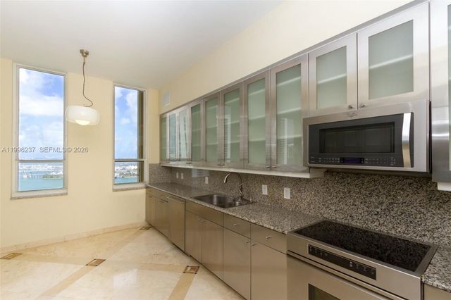 888 Brickell Key Dr PH2802, Miami, FL 33131