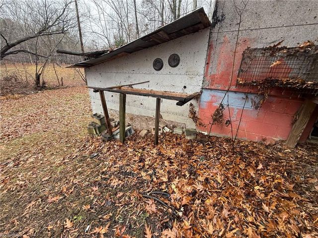 420 Manuel Road, Mayodan, NC 27027