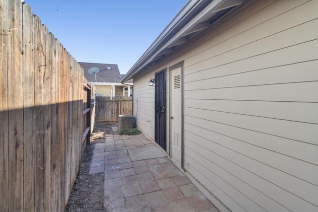 4150 Vowell St, Sacramento, CA 95838