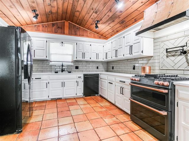 11108 Bluff Creek Drive, Oklahoma City, OK 73162