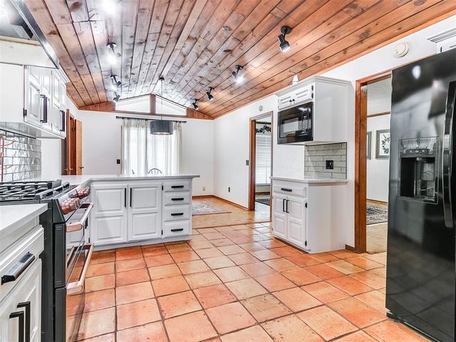 11108 Bluff Creek Drive, Oklahoma City, OK 73162