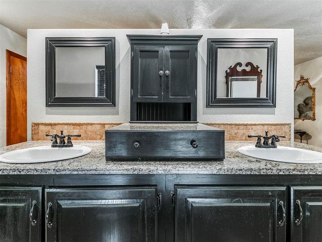 11108 Bluff Creek Drive, Oklahoma City, OK 73162