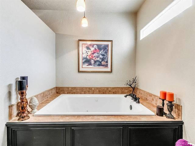 11108 Bluff Creek Drive, Oklahoma City, OK 73162