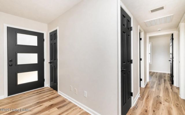 301 Summit Ct, Louisville, KY 40243