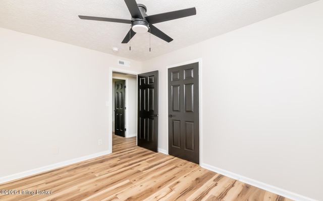 301 Summit Ct, Louisville, KY 40243
