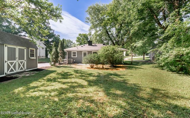 301 Summit Ct, Louisville, KY 40243